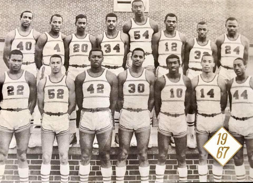 Earl Monroe (10) and the 1967 WSSU Rams national champions.