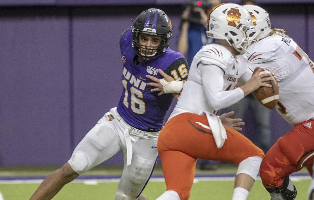 UNI LB Elerson Smith