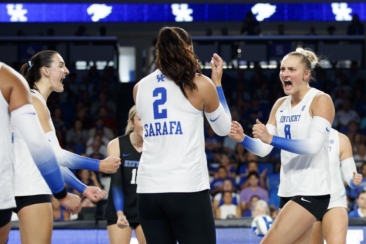 Kentucky wins set one over No.1 Nebraska