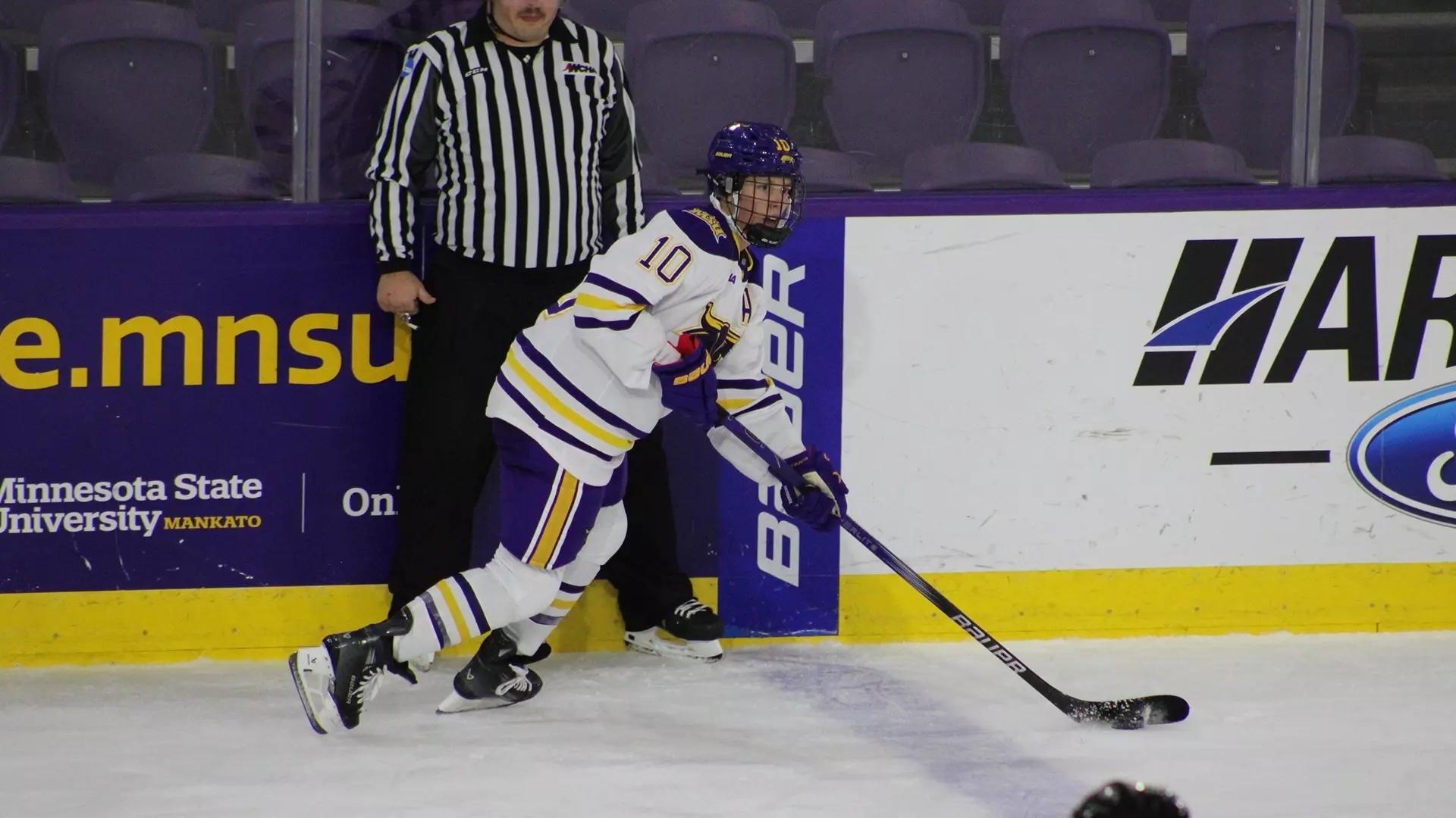 Jamie Nelson playing for Minnesota State women's hockey